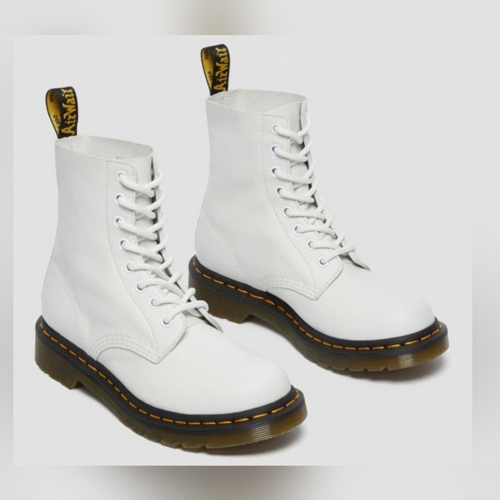 Wedged boots